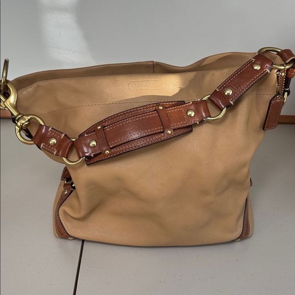 Coach Handbags - Coach Carly Large Hobo Bag Beige Leather Y2K Slouchy Shoulder Bag Vintage